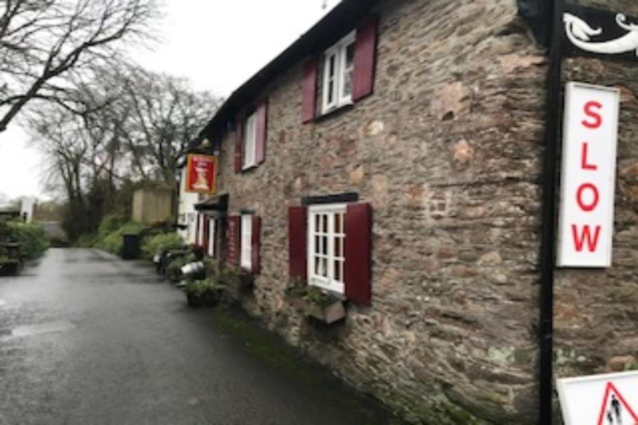 The Dolphin Inn Kingsbridge  Exteriör bild
