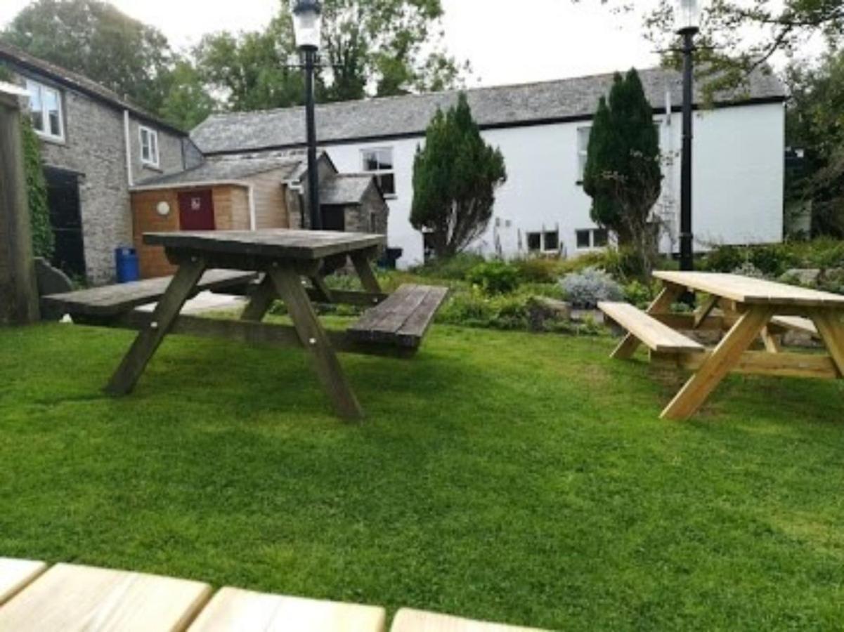 The Dolphin Inn Kingsbridge  Exteriör bild