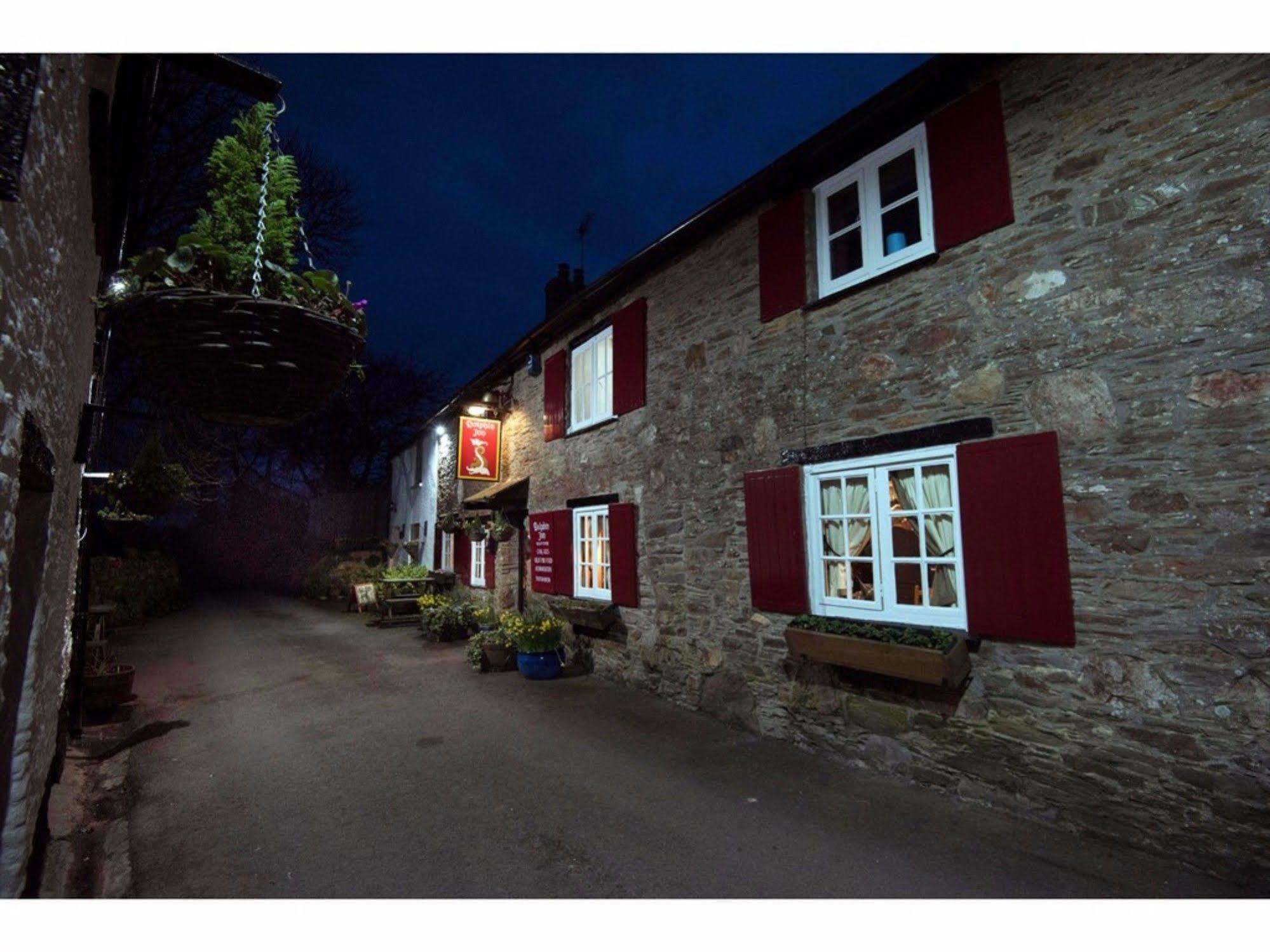 The Dolphin Inn Kingsbridge  Exteriör bild