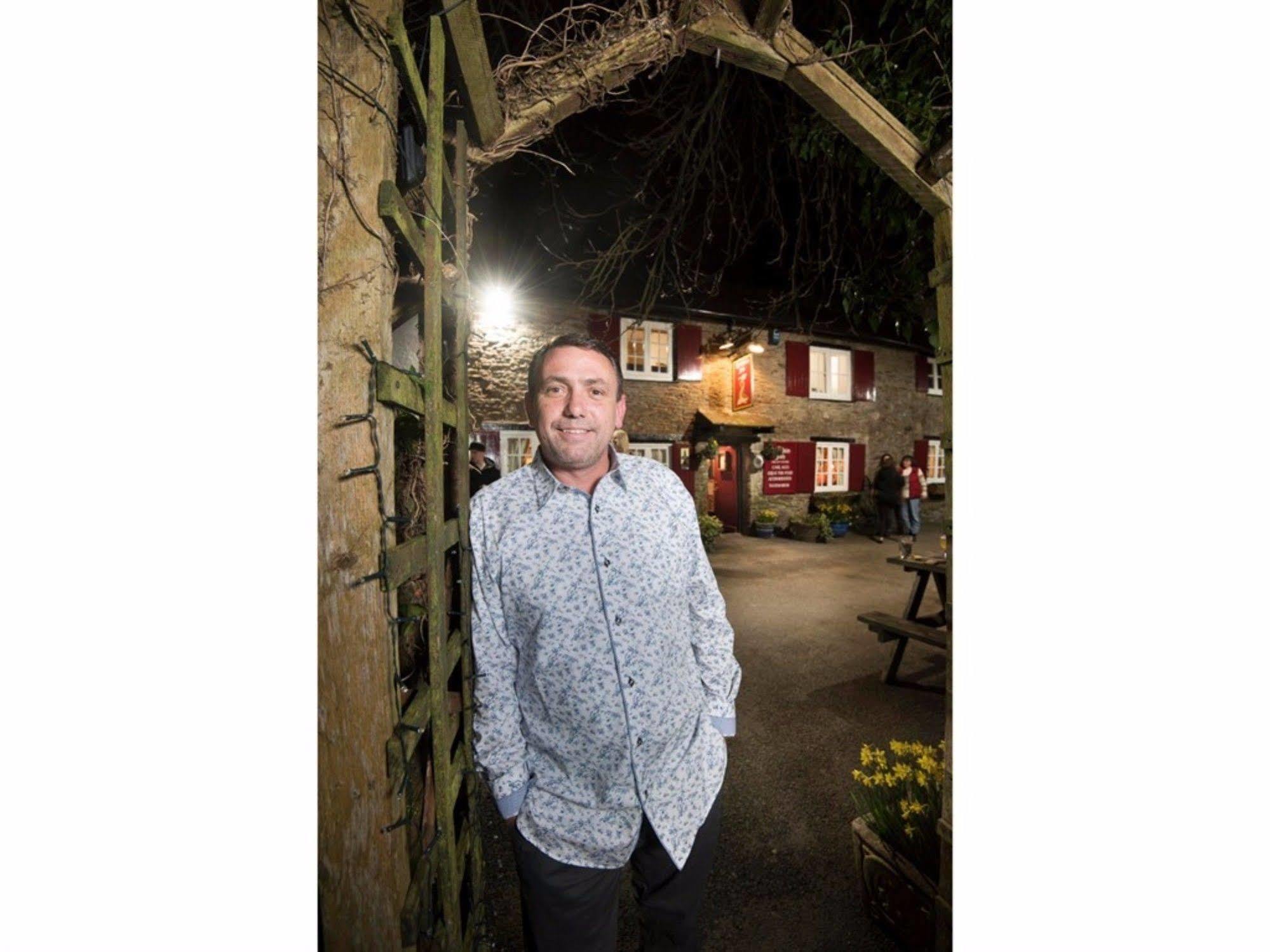 The Dolphin Inn Kingsbridge  Exteriör bild